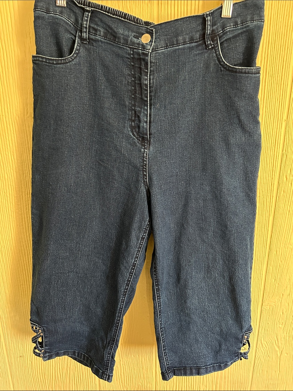 Dark Blue Women’s Denim Capri Jeans